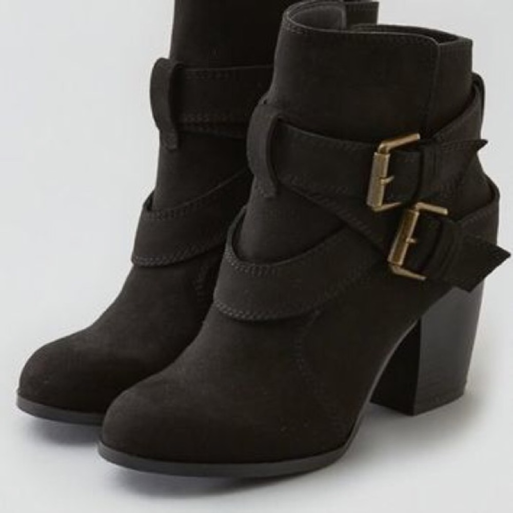 American Eagle double buckle heeled booties- black